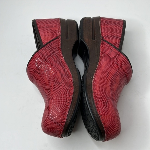 Dankso XP 2.0 Red Leather Slip Resistant Clogs Shoes Sz 41 / 10.5-11 - Picture 4 of 8